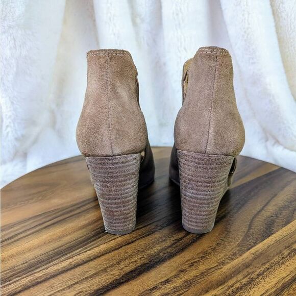 Lucky Brand LK-Reevas Side Cutout Peep Toe Wedge Boots Sesame Oiled Suede 8.5 - Picture 5 of 13